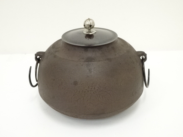  釜師　道彦造　桐地紋銀摘み田口釜（共箱）